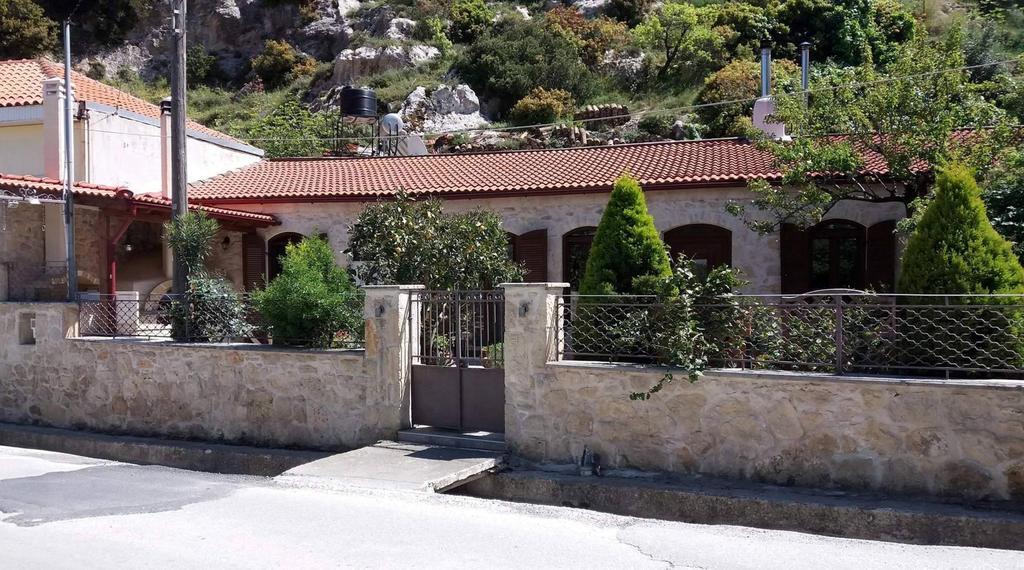 Artemisia Traditional Home Choudetsi Exterior foto